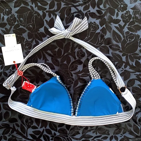 4/$25 NWT--Women's Red Carter Blue and White Floral Lola Top S - Picture 4 of 9